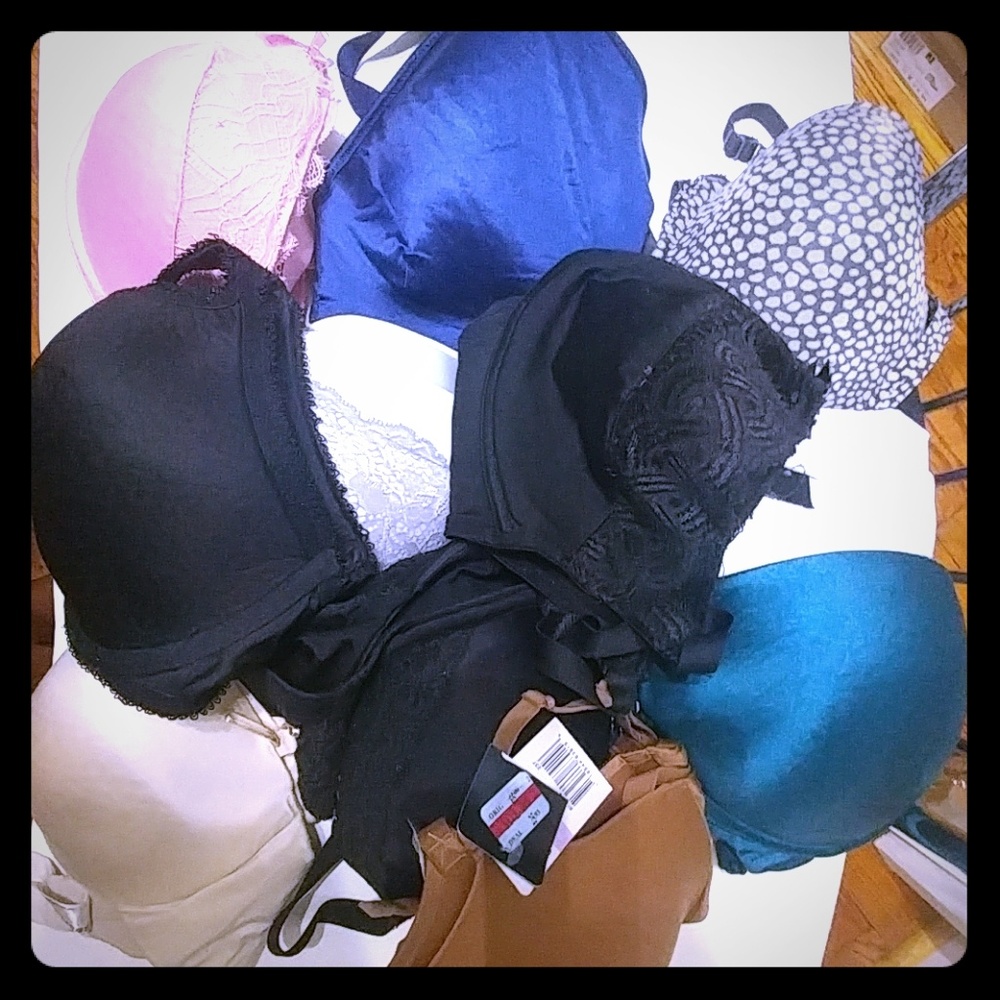 Bag of bras 36D (qty 11)